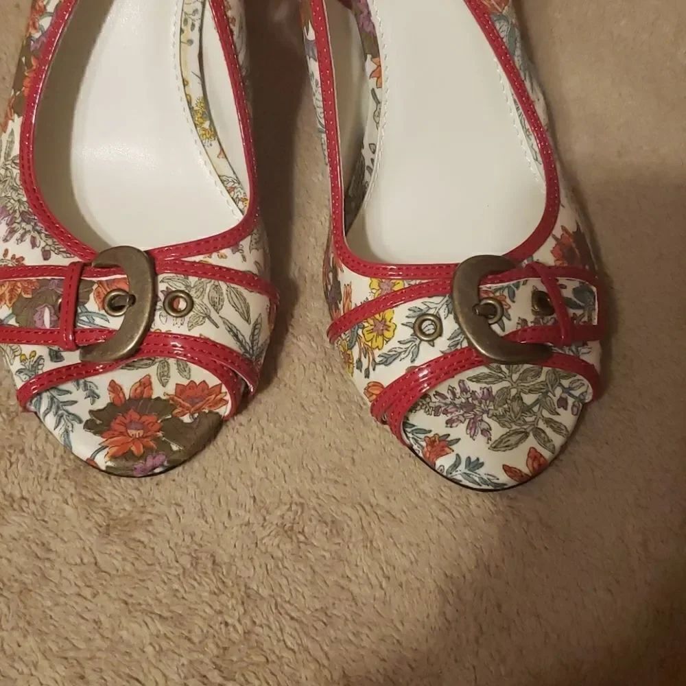 MIA Slingback Heels. Size 8 - Picture 6 of 7